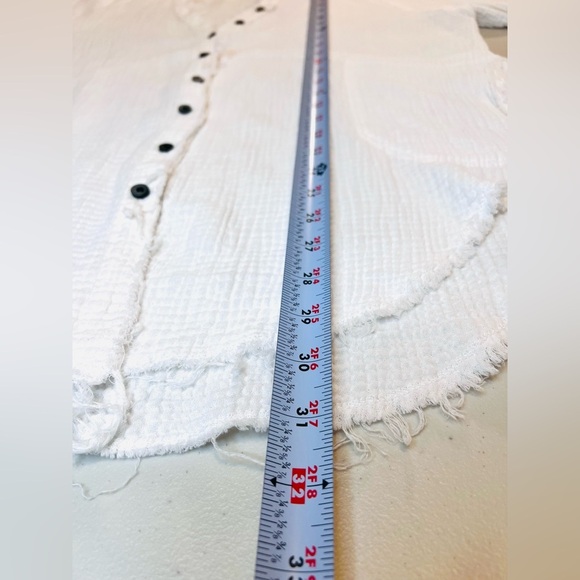 Urban Daizy Soft Gauzy Button Front Vintage Shirt Raw Frayed Hem Oversized Sz L - Picture 7 of 11